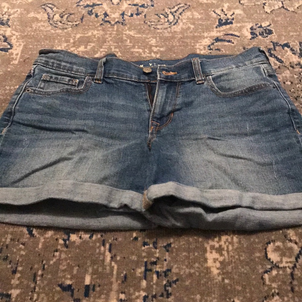 Old Navy curved jean shorts